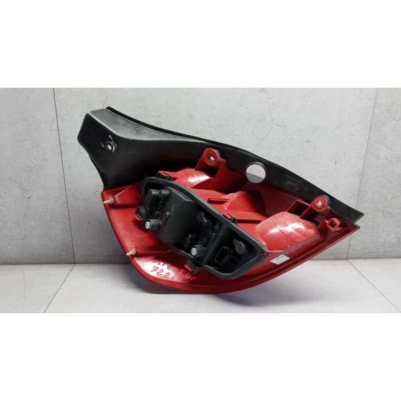 RENAULT FARO POSTERIORE ESTERNO DESTRO RENAULT Clio 2005>2009 usato