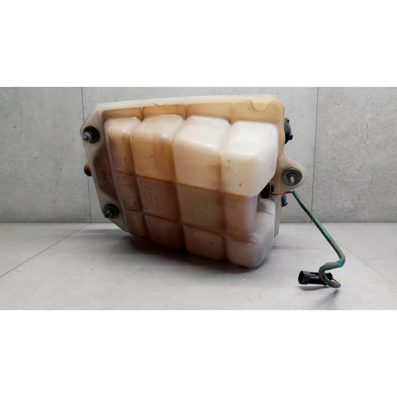 IVECO VASCHETTA ACQUA RADIATORE MOTORE IVECO EUROCARGO 2000>2005  usato