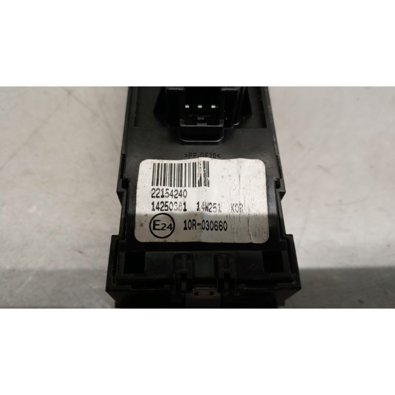 VOLVO truck INTERRUTTORI E PULSANTI ALZAVETRI VOLVO truck FH euro 6 usato