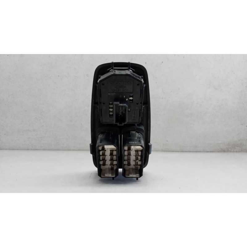 SCANIA INTERRUTTORI E PULSANTI ALZAVETRI SCANIA Serie R 2005> usato