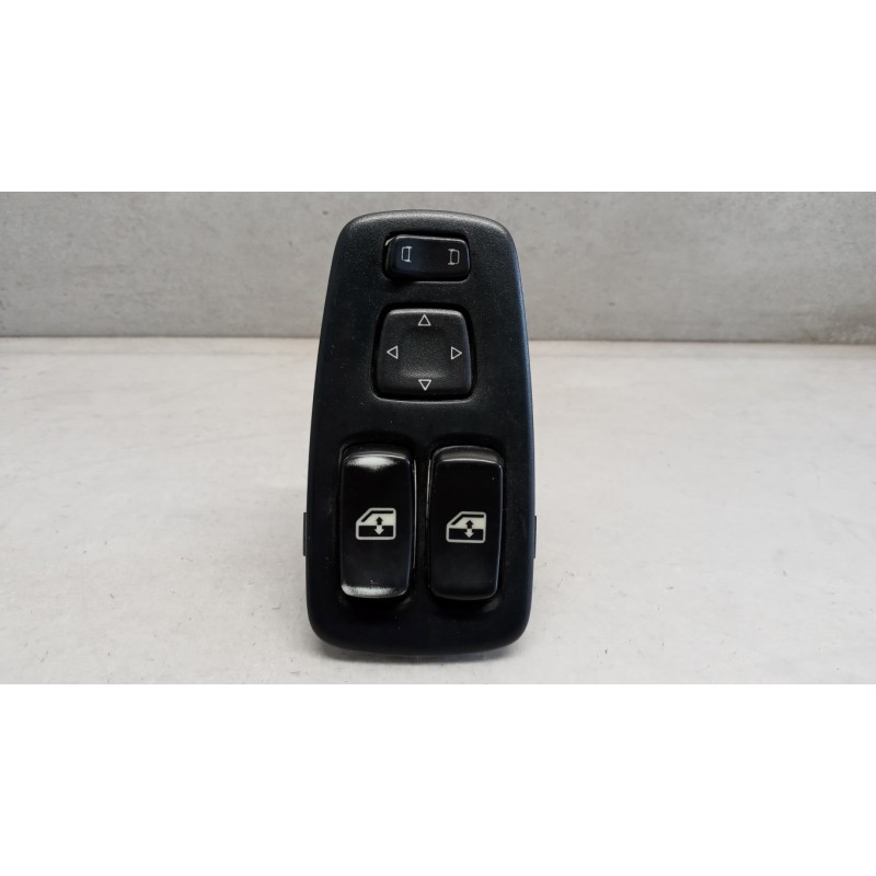 SCANIA INTERRUTTORI E PULSANTI ALZAVETRI SCANIA Serie R 2005> usato