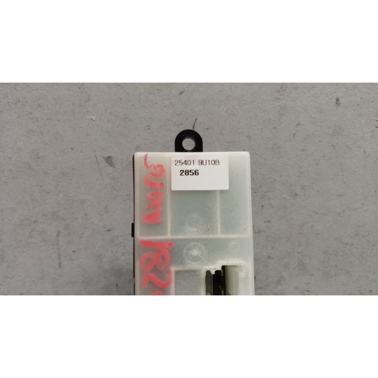 INTERRUTTORI E PULSANTI ALZAVETRI NISSAN Note 2006>2008 usato