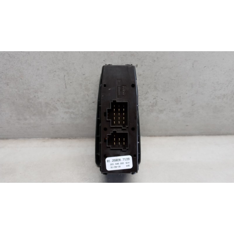 MAN INTERRUTTORI E PULSANTI ALZAVETRI MAN TGX euro 6 usato