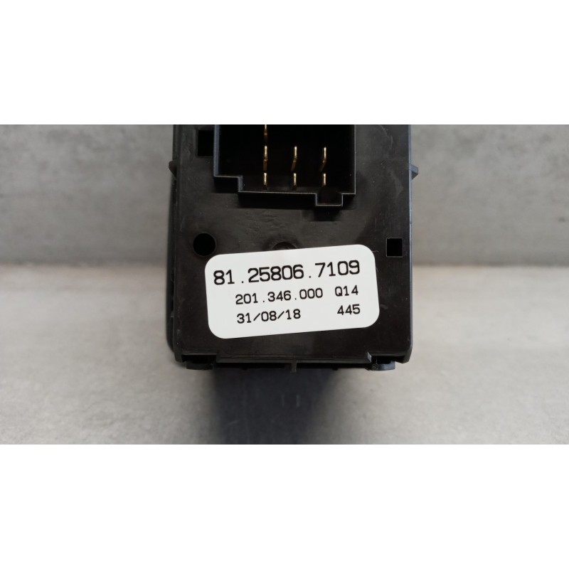 MAN INTERRUTTORI E PULSANTI ALZAVETRI MAN TGX euro 6 usato