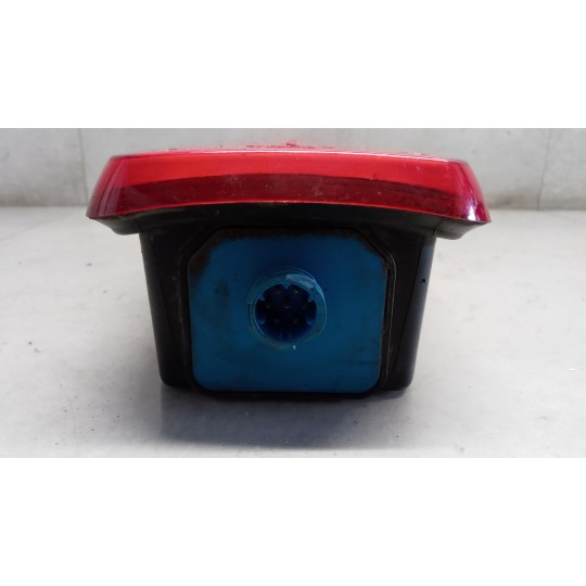 FARO POSTERIORE ESTERNO SINISTRO RENAULT truck T 2014> usato