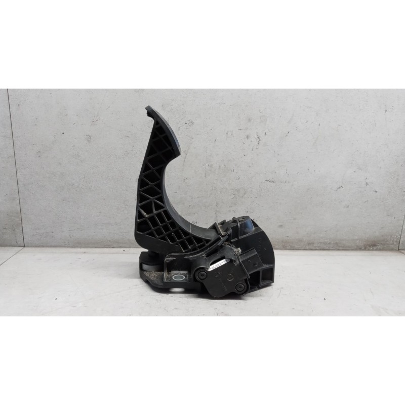 RENAULT truck ELETRONIC THROTTLE PEDAL  RENAULT truck T 2014> used