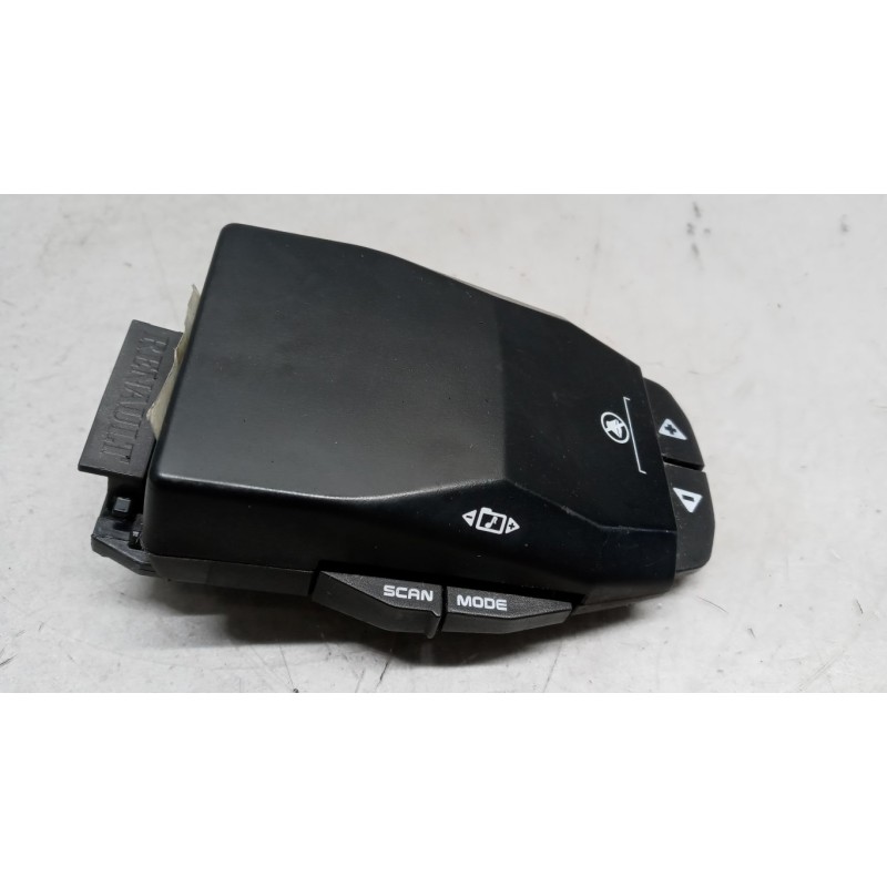 RENAULT truck VARIOUS SWITCHES AND BUTTONS C  RENAULT truck T 2014> used