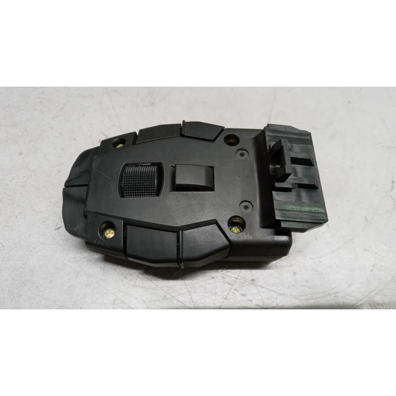 RENAULT truck VARIOUS SWITCHES AND BUTTONS C  RENAULT truck T 2014> used