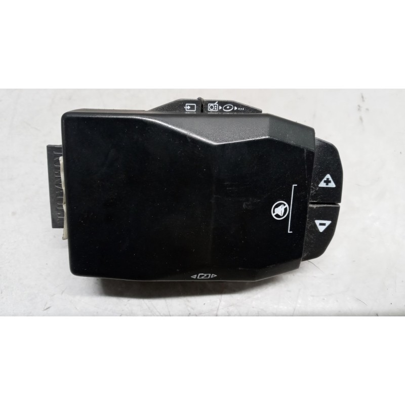 RENAULT truck VARIOUS SWITCHES AND BUTTONS C  RENAULT truck T 2014> used