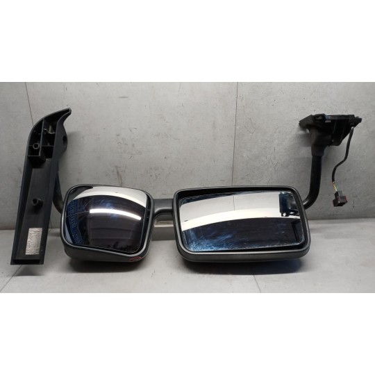 RETROVISORE ELETTRICO SINISTRO RENAULT truck Premium 2005>2013 usato