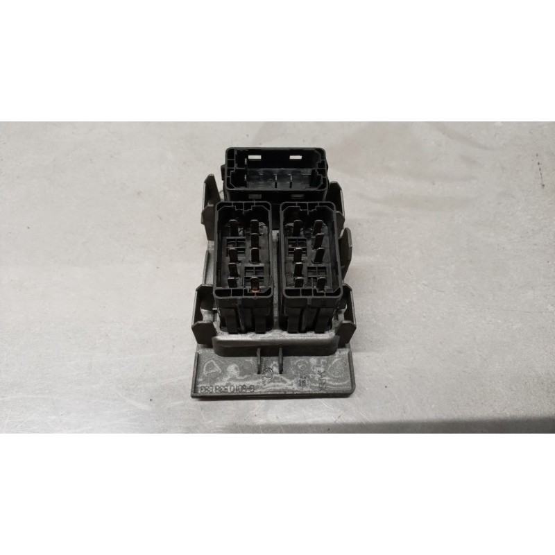 RENAULT truck INTERRUTTORI E PULSANTI ALZAVETRI RENAULT truck Premium 2005>2013 usato