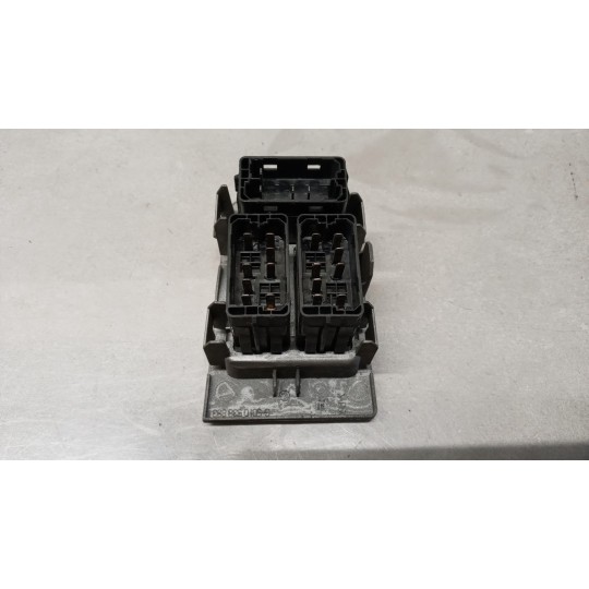 INTERRUTTORI E PULSANTI ALZAVETRI RENAULT truck Premium 2005>2013 usato