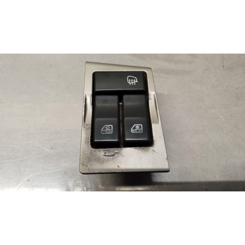 RENAULT truck INTERRUTTORI E PULSANTI ALZAVETRI RENAULT truck Premium 2005>2013 usato