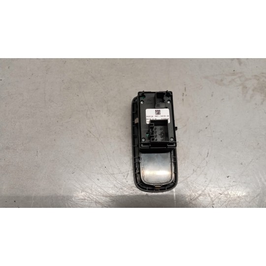 INTERRUTTORI E PULSANTI ALZAVETRI FORD Fiesta 2008>2013 usato