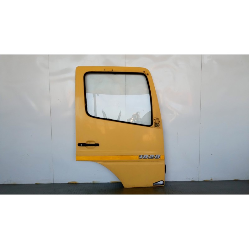 MERCEDES-BENZ truck RIGHT FRONT DOOR  MERCEDES-BENZ truck Atego 970 used