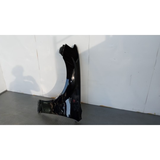 LEFT FRONT MUDGUARD  LANCIA Thema 2011>2014 used