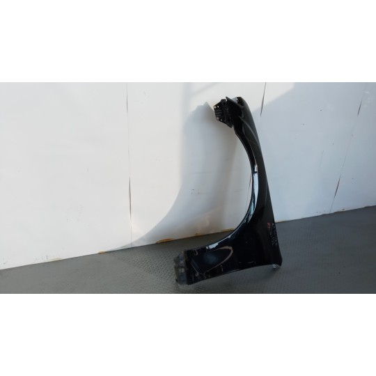 LEFT FRONT MUDGUARD  LANCIA Thema 2011>2014 used