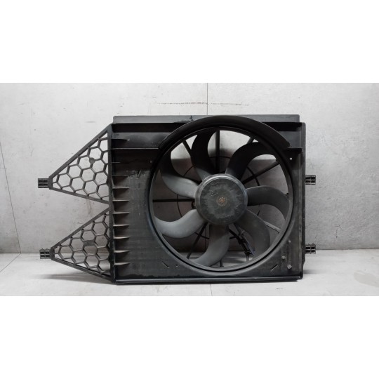 CONVOGLIATORE ELETTROVENTOLA SEAT Ibiza 2008>2012 usato