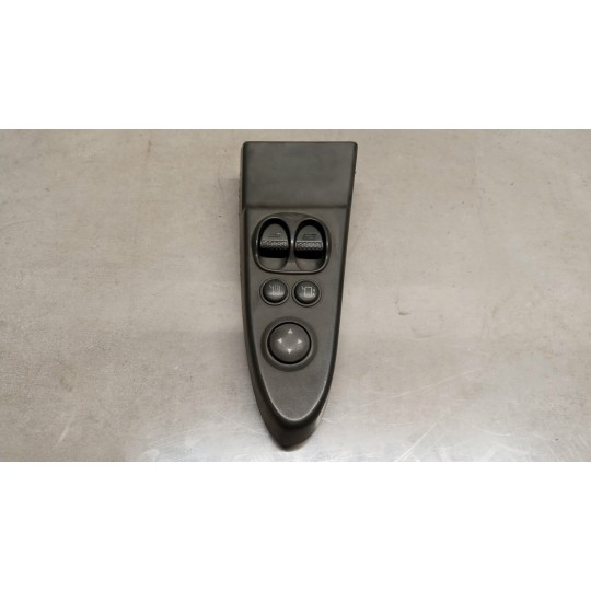 INTERRUTTORI E PULSANTI ALZAVETRI IVECO Stralis 2007>2013 usato