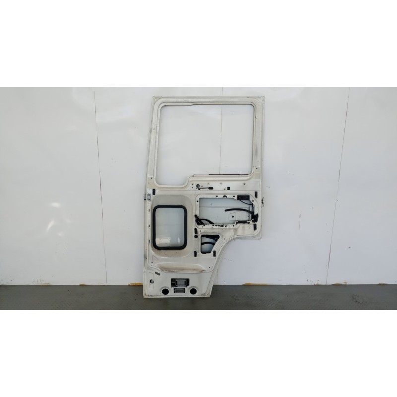 VOLVO truck RIGHT FRONT DOOR  VOLVO truck FL6 used