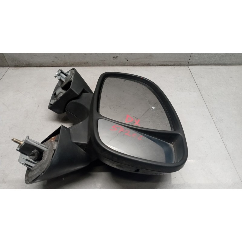 RENAULT van REARVIEW RIGHT  RENAULT van Trafic 2001>2007 used