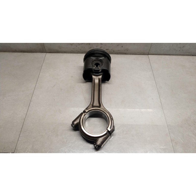 MERCEDES-BENZ truck PISTONE MOTORE MERCEDES-BENZ truck Actros euro 6 2014>2021 usato