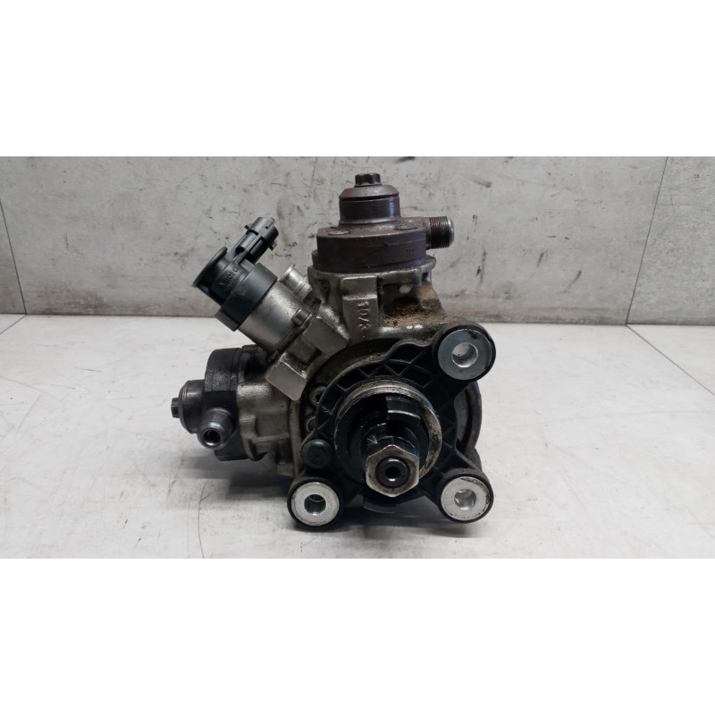 VOLVO INJECTION PUMP  VOLVO V40 2012>2016 used