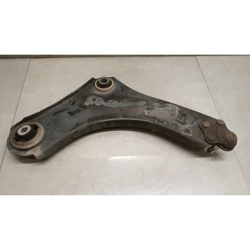 RENAULT CONTROL ARM FRONT LOWER LEFT  RENAULT Scenic 2013>2016 used
