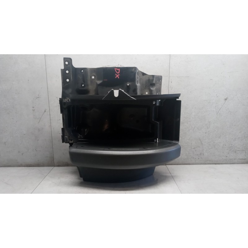 SCANIA RIGHT HEADLIGHT SEAT SCANIA Serie G 2005> used