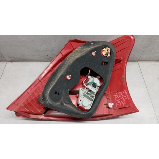 FARO POSTERIORE ESTERNO SINISTRO TOYOTA Yaris 2005>2008 usato