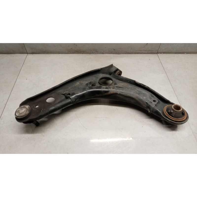 TOYOTA CONTROL ARM FRONT LOWER RIGHT  TOYOTA Yaris 2005>2008 used