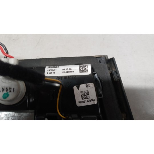 FARO POST INTERNO LED DESTRO OPEL Zafira C 2011>2016 usato