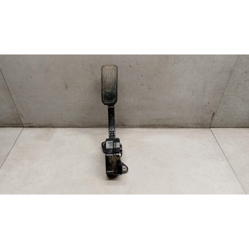 TOYOTA ELETRONIC THROTTLE PEDAL  TOYOTA Rav 4 2010>2013 used