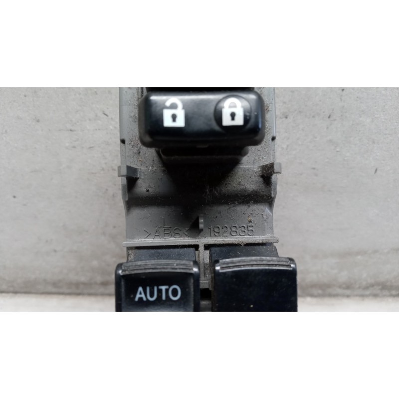 TOYOTA INTERRUTTORI E PULSANTI ALZAVETRI TOYOTA Rav 4 2010>2013 usato