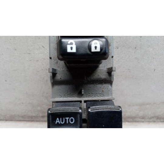 INTERRUTTORI E PULSANTI ALZAVETRI TOYOTA Rav 4 2010>2013 usato