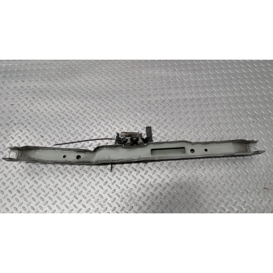 RIVESTIMENTO SUPERIORE ANTERIORE TOYOTA Rav 4 2010>2013 usato