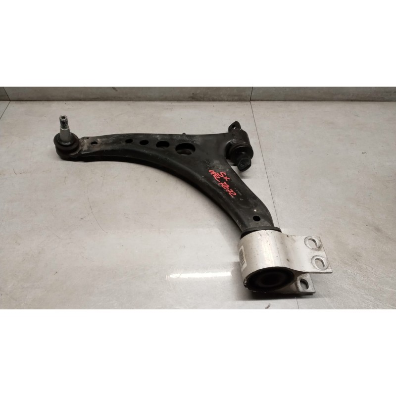OPEL CONTROL ARM FRONT LOWER LEFT  OPEL Insignia 2017> used