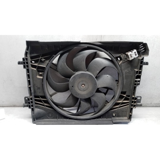 CONVOGLIATORE ELETTROVENTOLA RENAULT Clio 2012>2016 usato
