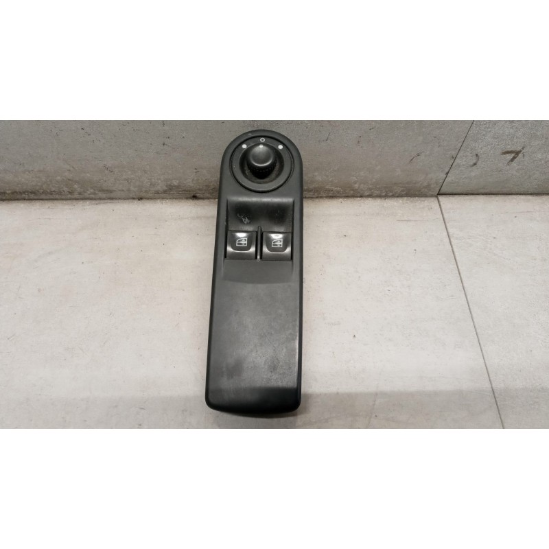 RENAULT INTERRUTTORI E PULSANTI ALZAVETRI RENAULT Clio 2012>2016 usato