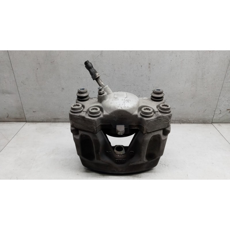 MERCEDES-BENZ PINZA ANTERIORE SINISTRA MERCEDES-BENZ Classe E (W/S212) 2009>2012 usato