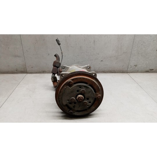 AIR CONDITIONER COMPRESSOR TRATTORE AGRICOLO TRATTORE AGRICOLO used