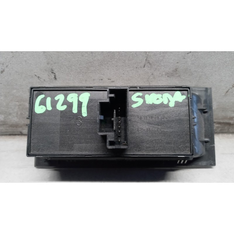 SKODA INTERRUTTORI E PULSANTI ALZAVETRI SKODA Octavia 2013> usato