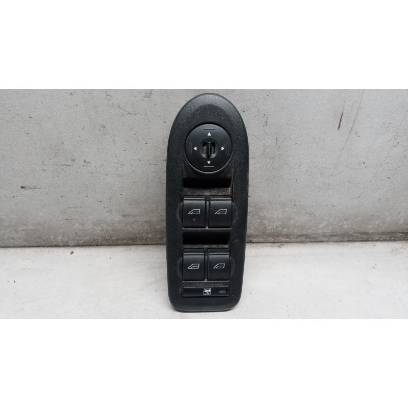 FORD INTERRUTTORI E PULSANTI ALZAVETRI FORD C-Max 2007>2010 usato