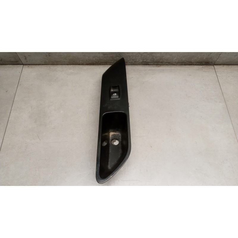 IVECO INTERRUTTORI E PULSANTI ALZAVETRI IVECO Daily 2014> usato