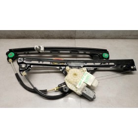 ALZA VETRI ANTERIORI...