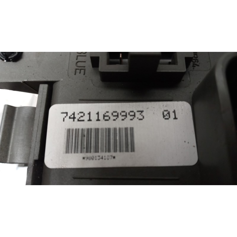 RENAULT truck SCATOLA FUSIBILI RENAULT truck Premium 2005>2013 usato