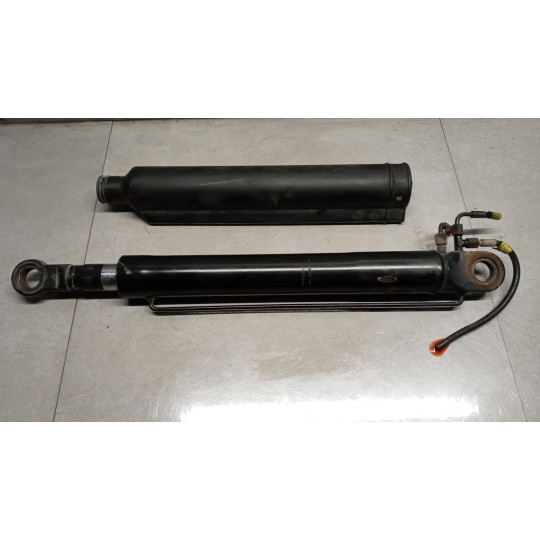 PISTONE ALZA CABINA RENAULT truck Premium 2005>2013 usato