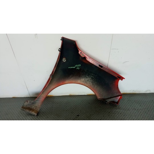 PARAFANGO ANTERIORE SINISTRO RENAULT Kangoo 2008>2013 usato