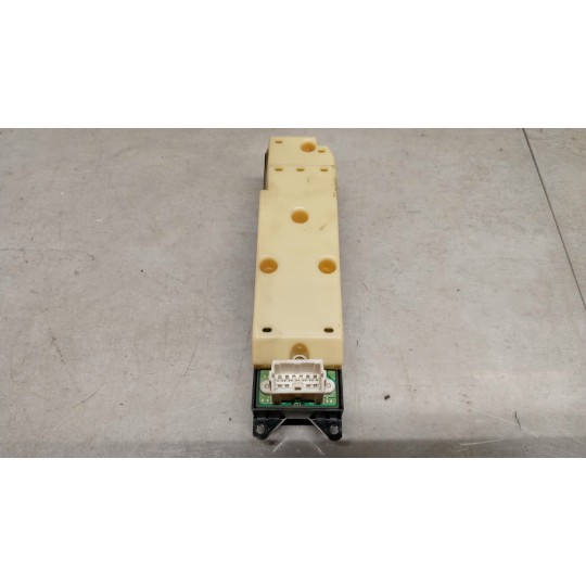 INTERRUTTORI E PULSANTI ALZAVETRI MITSUBISHI L200 2001>2002 usato