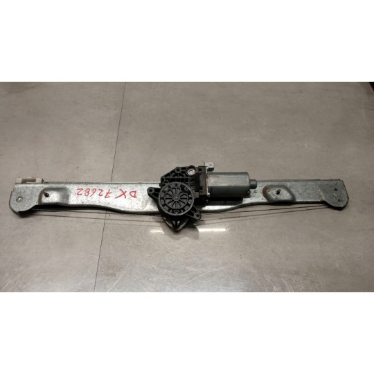 FRONT RIGHT POWERED WINDOWS  NISSAN truck Atleon used